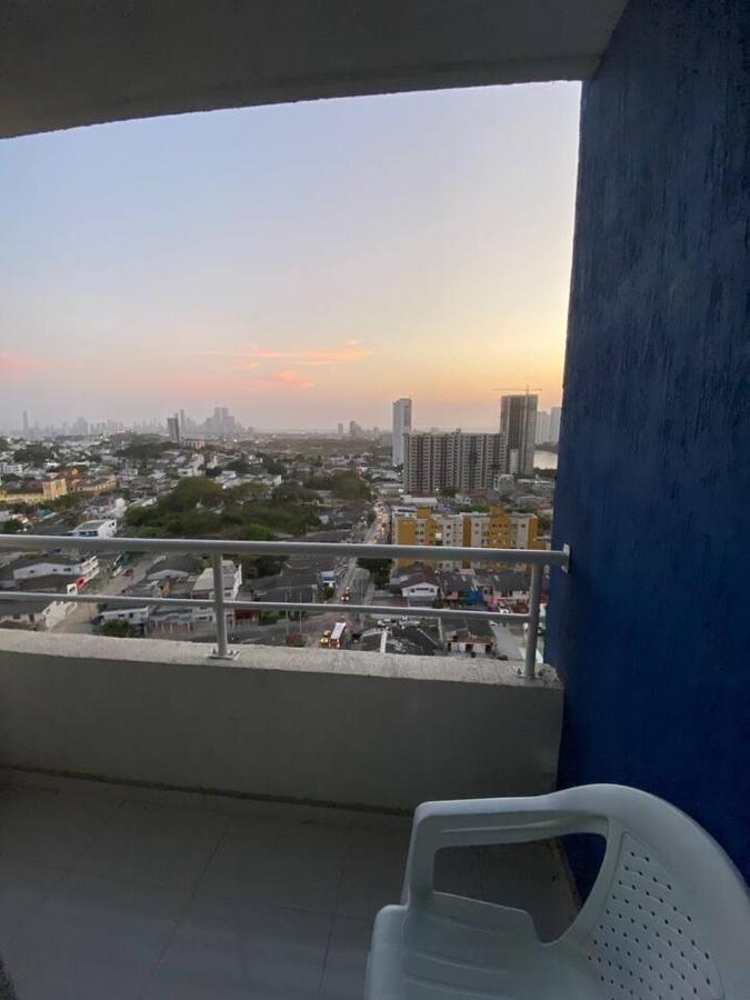 Acogedor En Piso Alto 公寓